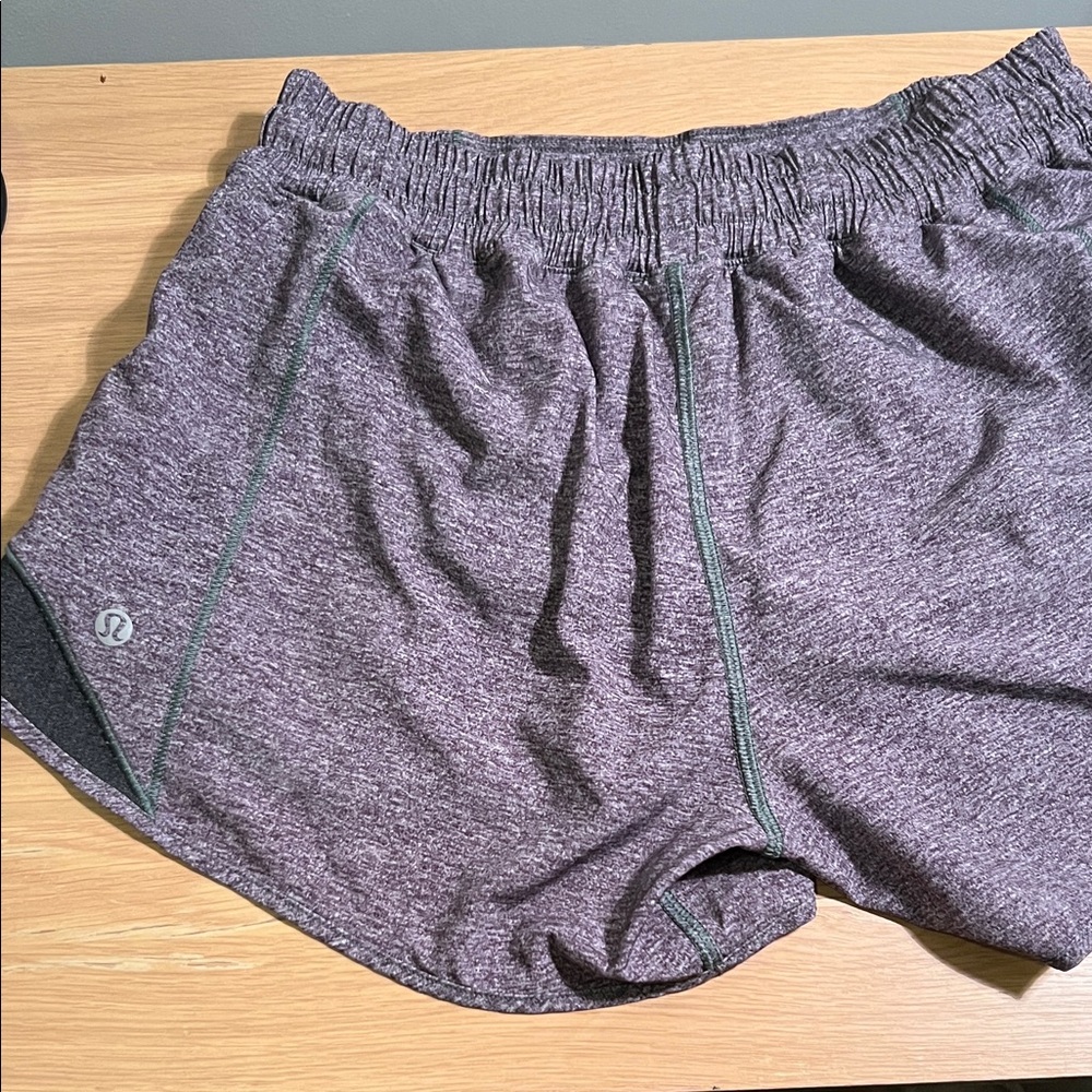 Lululemon Hotty Hot Short II *Long 4"  size 8Tall - Picture 5 of 6